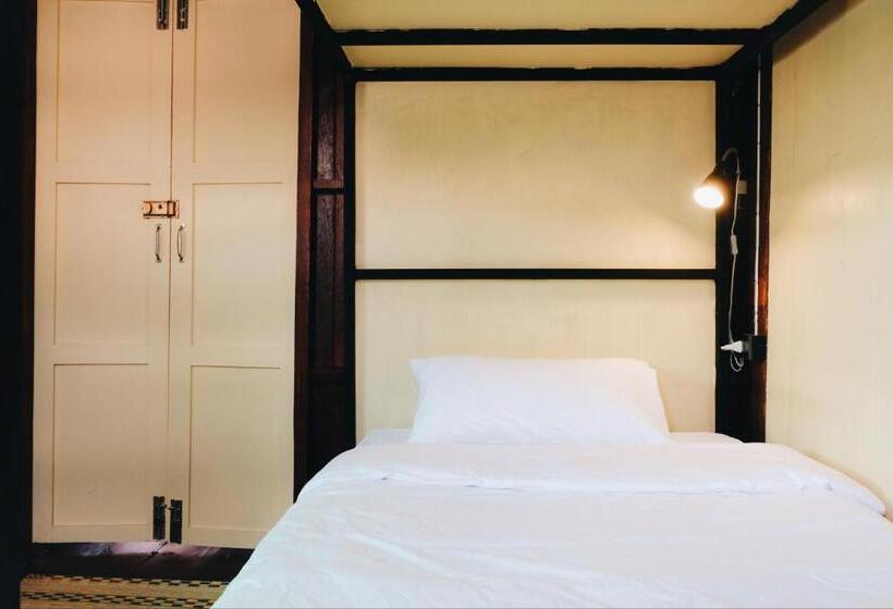 Bed and Breakfast บ้านเสงี่ยม มณี Baan Sa Ngiam Manee