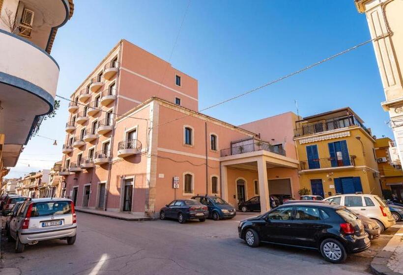 تختخواب و صبحانه Melody Room