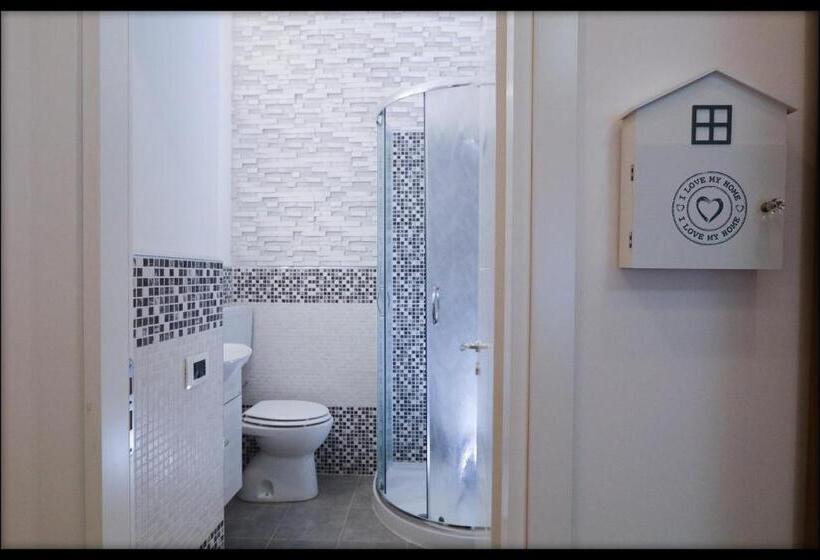 تختخواب و صبحانه Melody Room