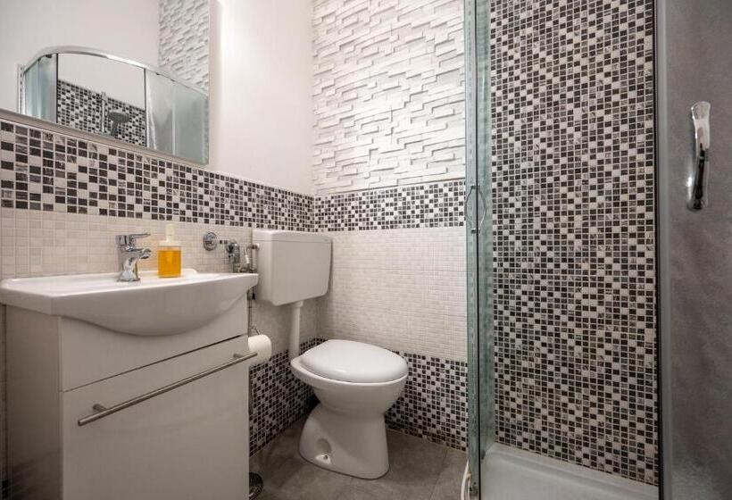 تختخواب و صبحانه Melody Room