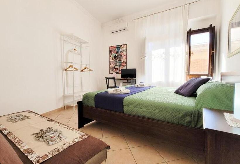 تختخواب و صبحانه Melody Room