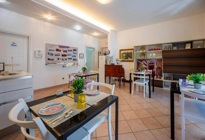 تختخواب و صبحانه Melody Room