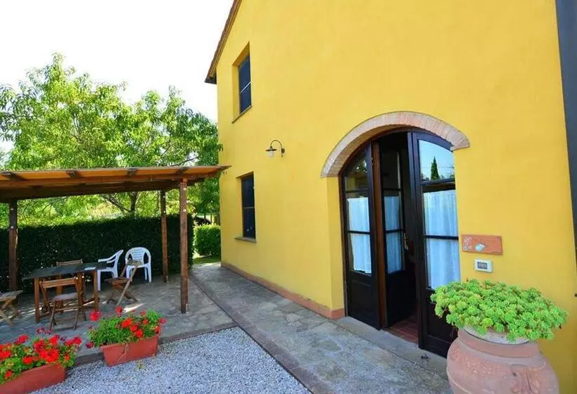 ホテル Agriturismo La Fonte