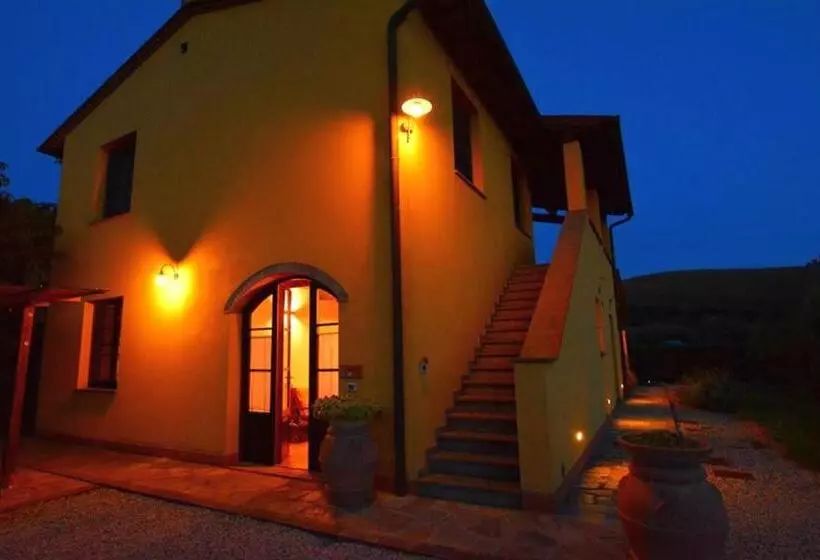ホテル Agriturismo La Fonte