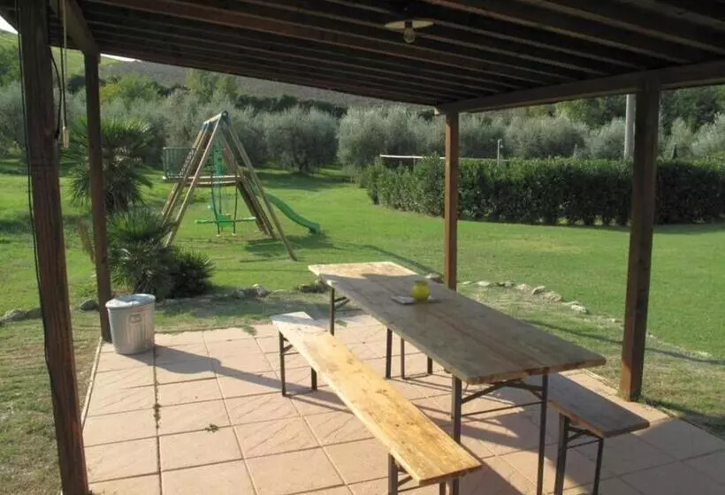 ホテル Agriturismo La Fonte