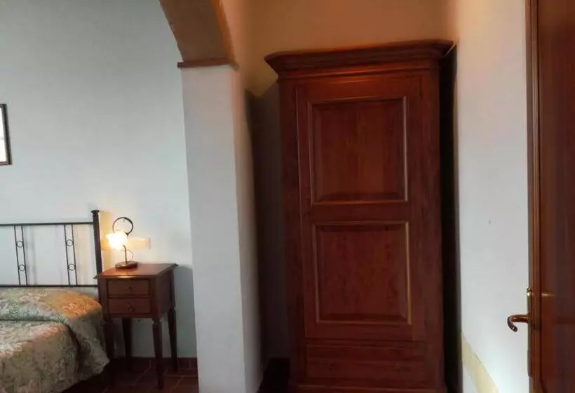 ホテル Agriturismo La Fonte