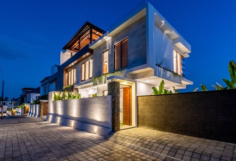 Om Cemagi Beach Villa Canggu