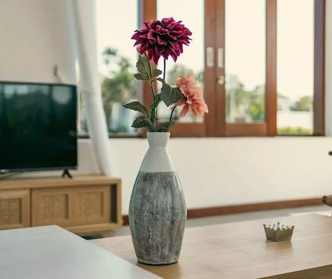 Om Cemagi Beach Villa Canggu