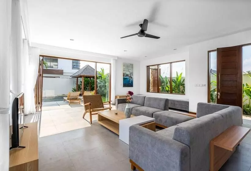 Om Cemagi Beach Villa Canggu