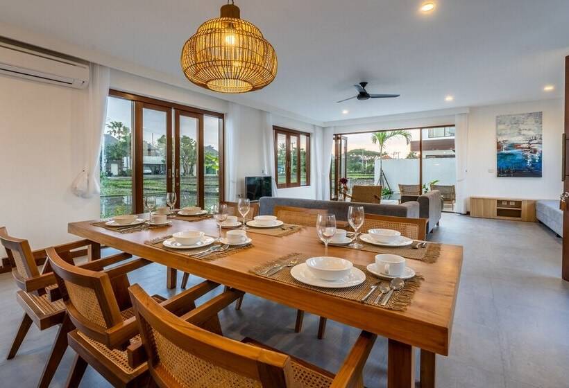 Om Cemagi Beach Villa Canggu