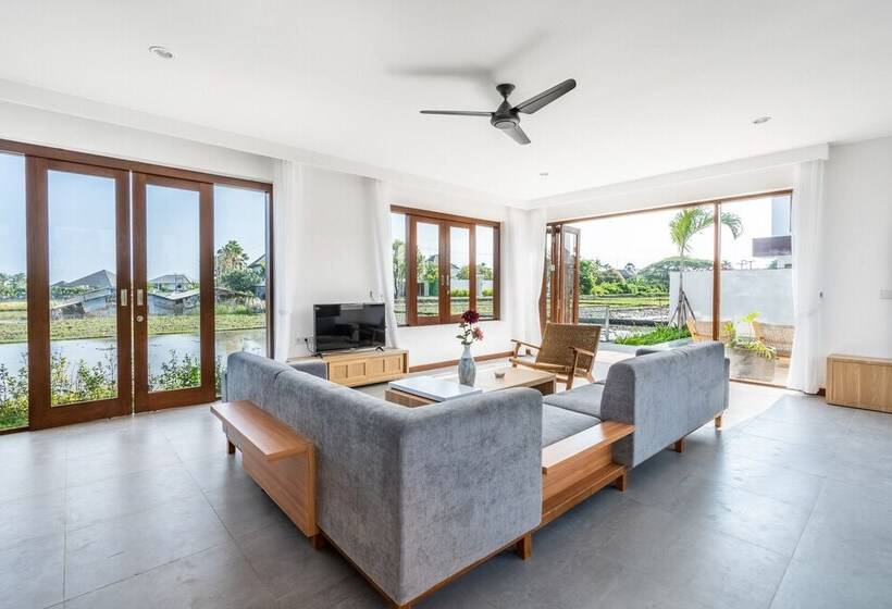 Om Cemagi Beach Villa Canggu