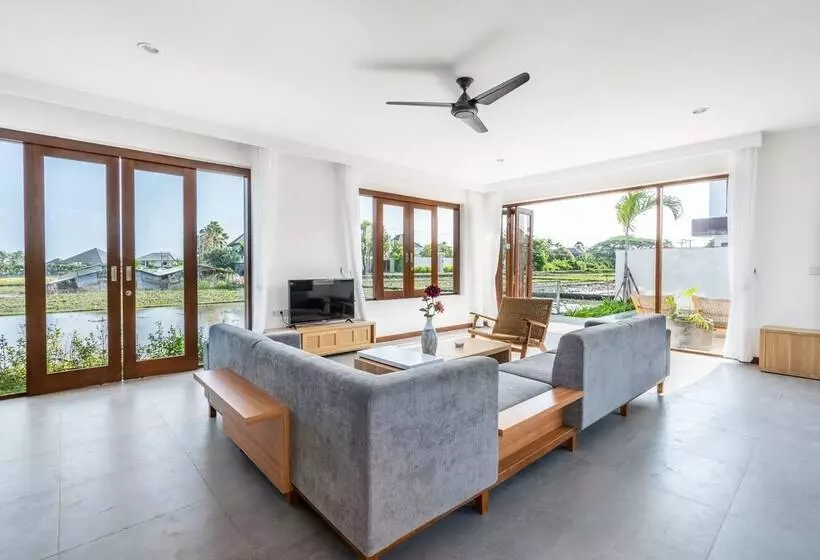 Om Cemagi Beach Villa Canggu