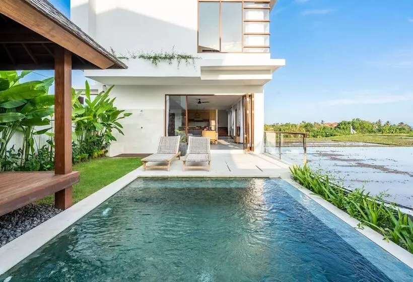 Om Cemagi Beach Villa Canggu