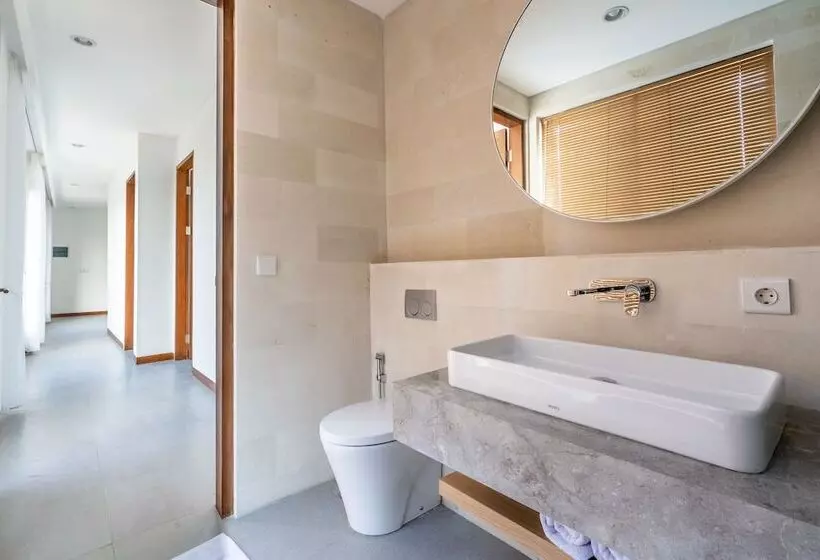 Om Cemagi Beach Villa Canggu