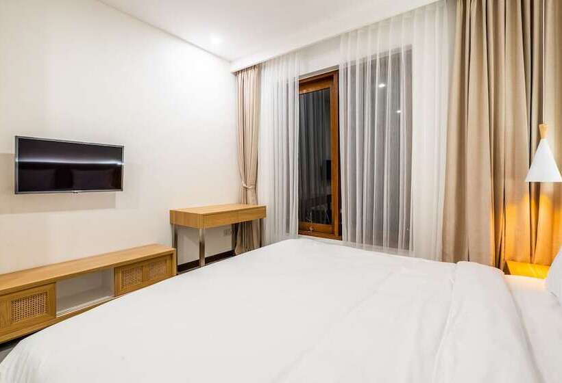 Om Cemagi Beach Villa Canggu