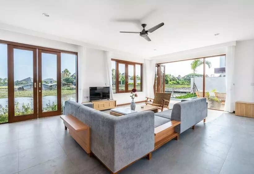 Om Cemagi Beach Villa Canggu