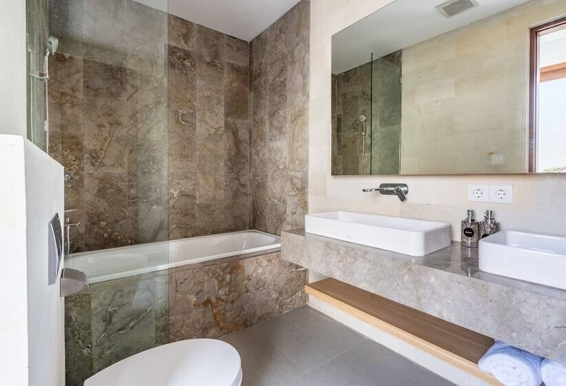 Om Cemagi Beach Villa Canggu