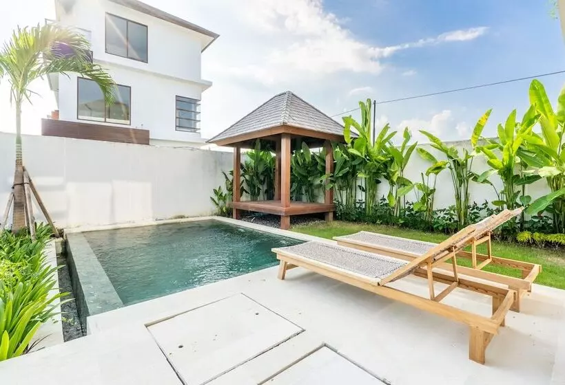 Om Cemagi Beach Villa Canggu