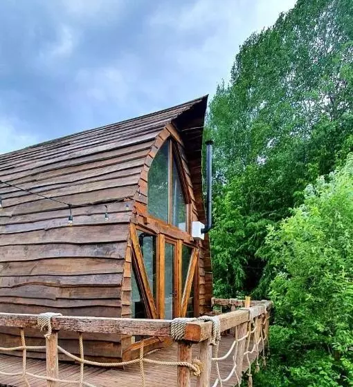 Căsuțele De Sub șipote