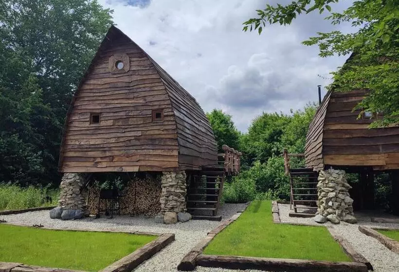 Căsuțele De Sub șipote