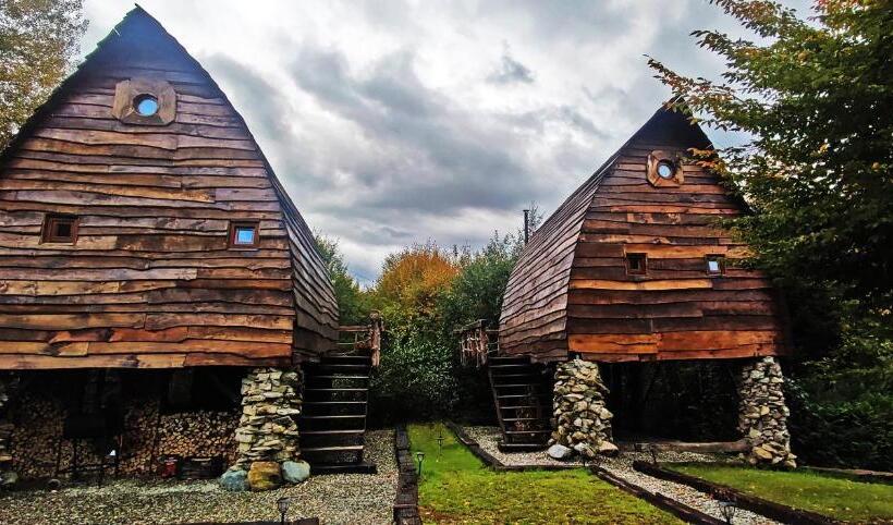 Căsuțele De Sub șipote