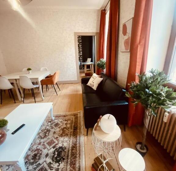 La Mariefacture Comme Un Livre Ouvert