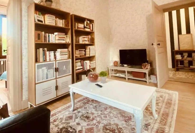 La Mariefacture   Comme Un Livre Ouvert