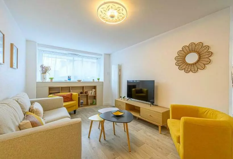 Le Krisco, Une Maisonnette En Cœur De Ville Avec Un Parking Privé