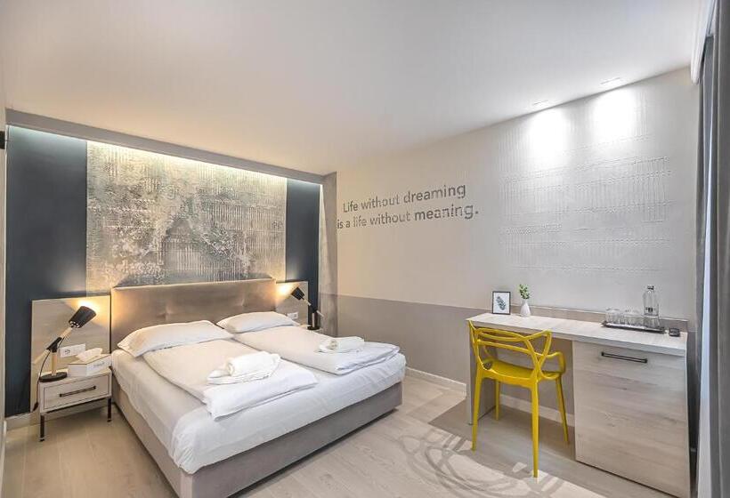 بنسيون Casa Sedra