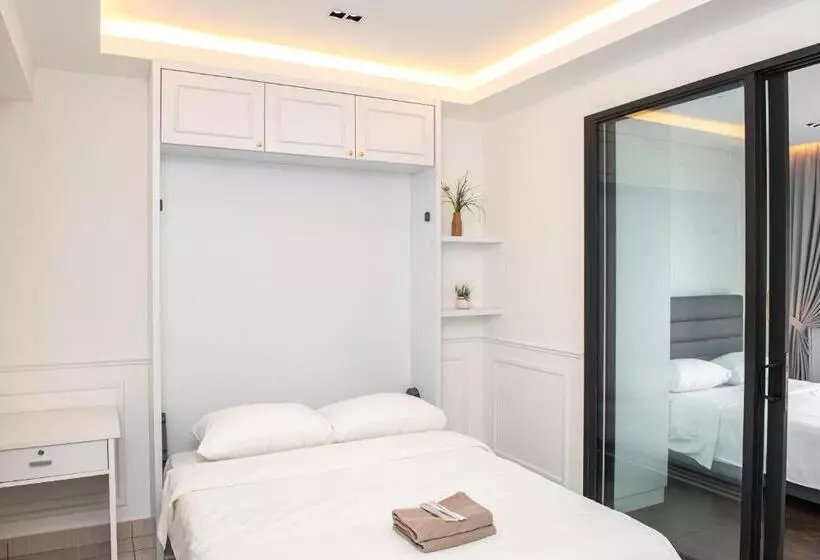 Stay @ Almas Puteri Harbour