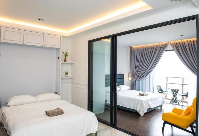 Stay @ Almas Puteri Harbour