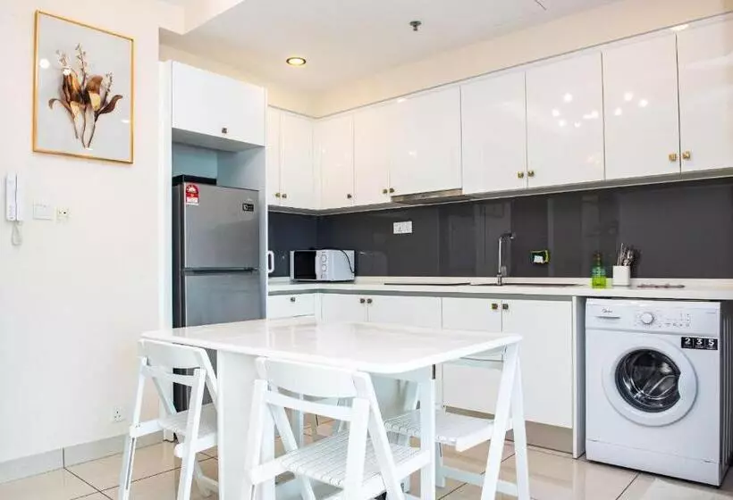 Stay @ Almas Puteri Harbour