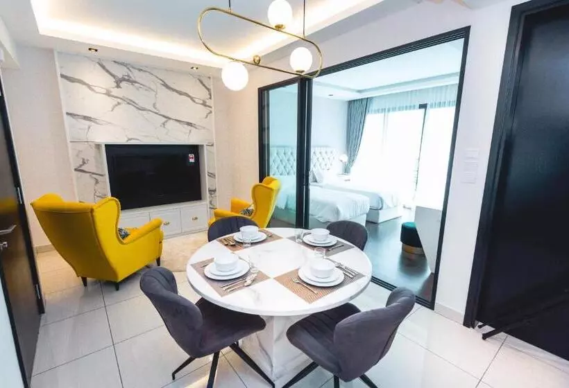 Stay @ Almas Puteri Harbour