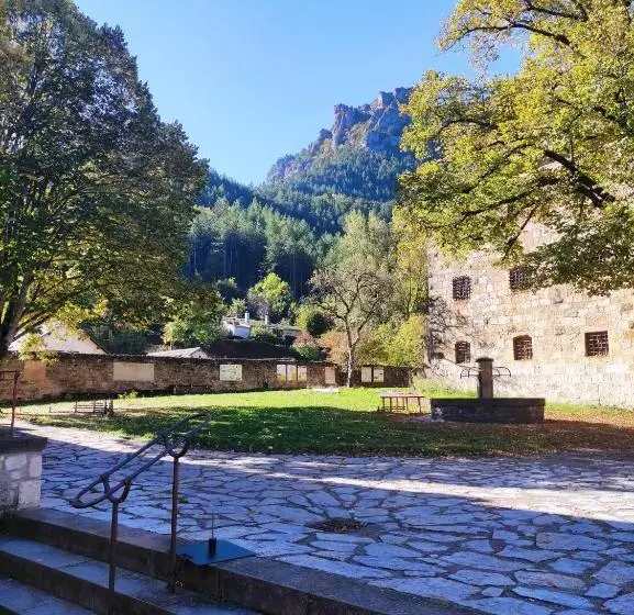 Appartement De 100m² Avec Parking