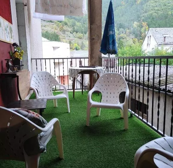 Appartement De 100m² Avec Parking