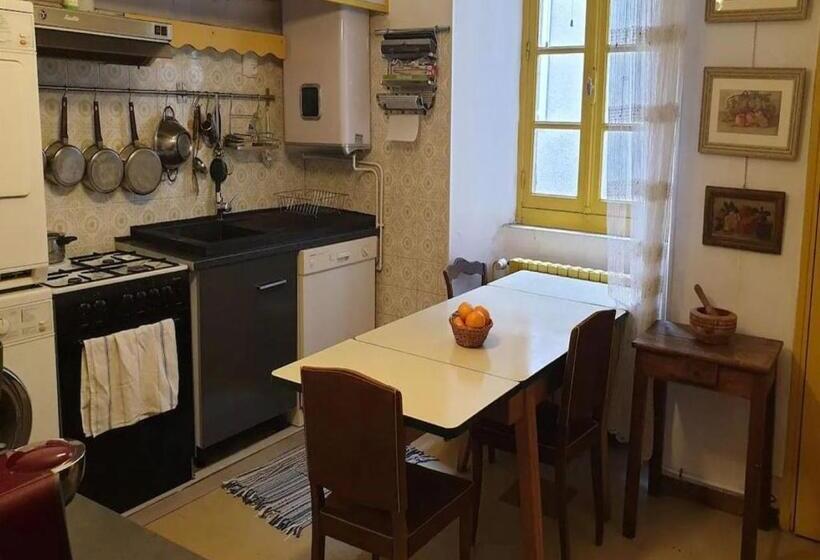 Appartement De 100m² Avec Parking