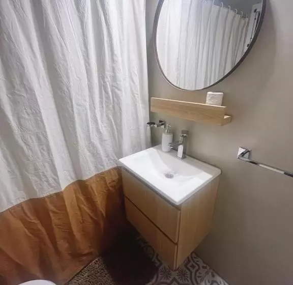 Departamento Temporal Catedral Con Cochera A 100 Metros Para Autos Chicos   Medianos