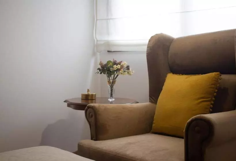 Helena S Family House