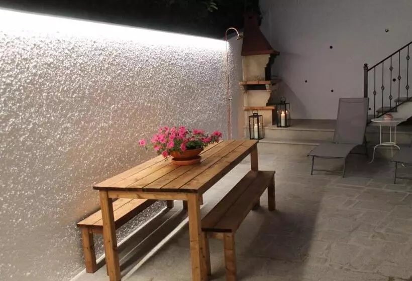 Helena S Family House