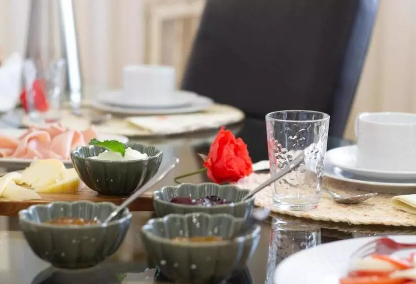 Helena S Family House