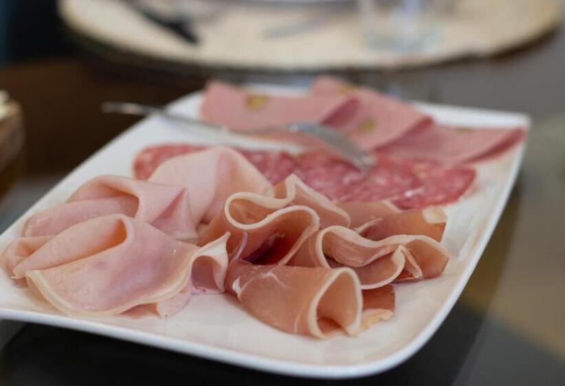 Helena S Family House