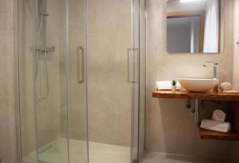 Helena S Family House