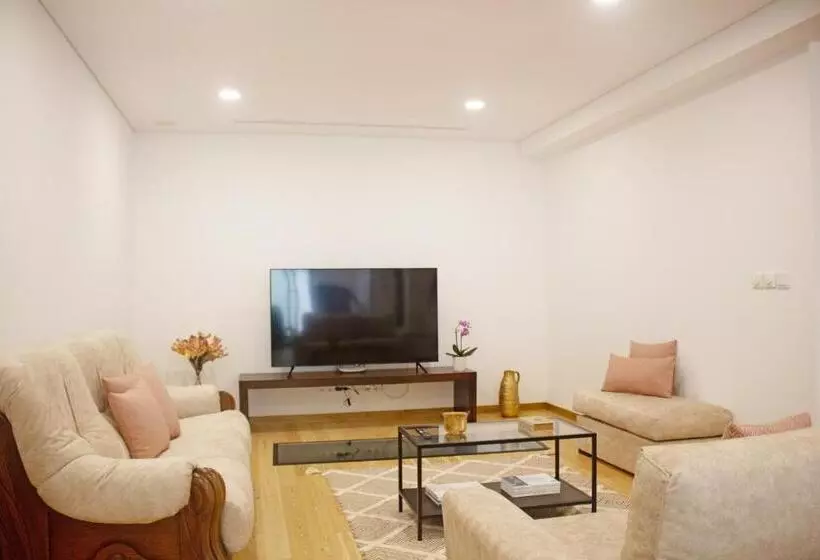 Helena S Family House