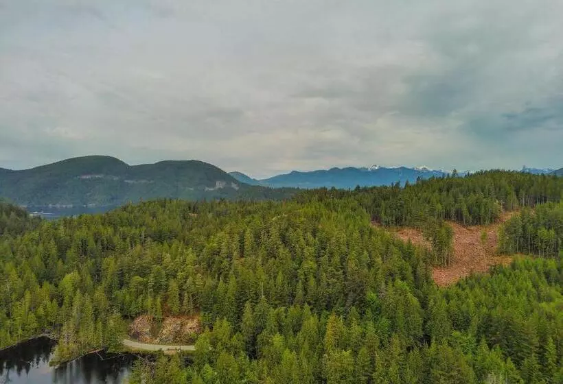 North Lake Waterfront Home