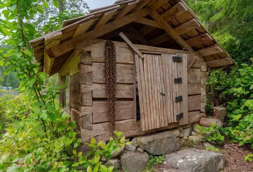 North Lake Waterfront Home