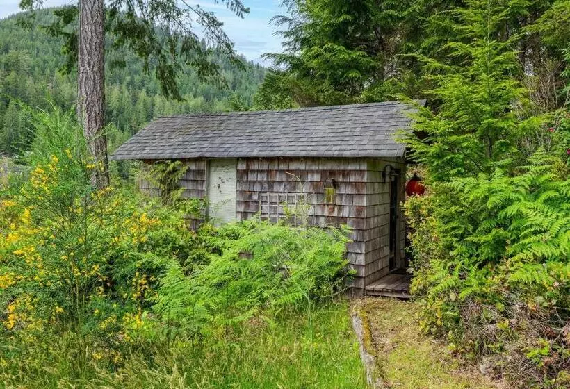 North Lake Waterfront Home