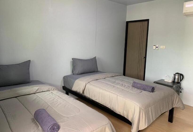 Panzió บ้านวนัชชา รีสอร์ท