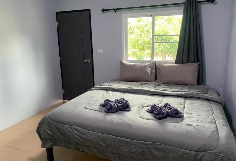 Panzió บ้านวนัชชา รีสอร์ท