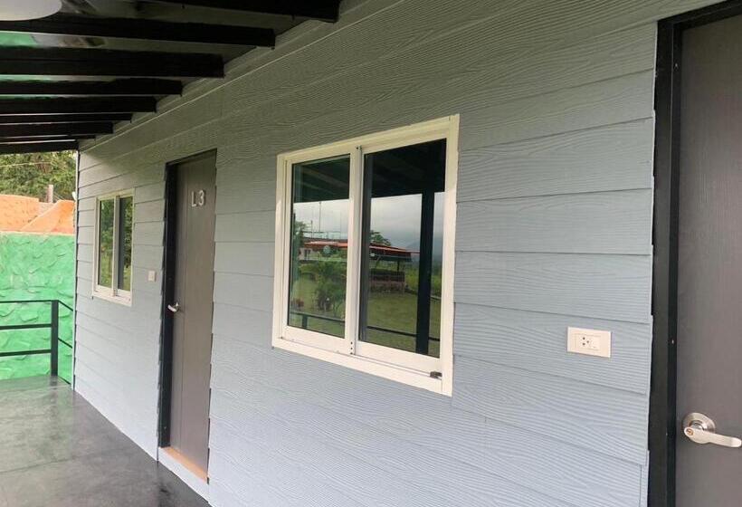 Panzió บ้านวนัชชา รีสอร์ท