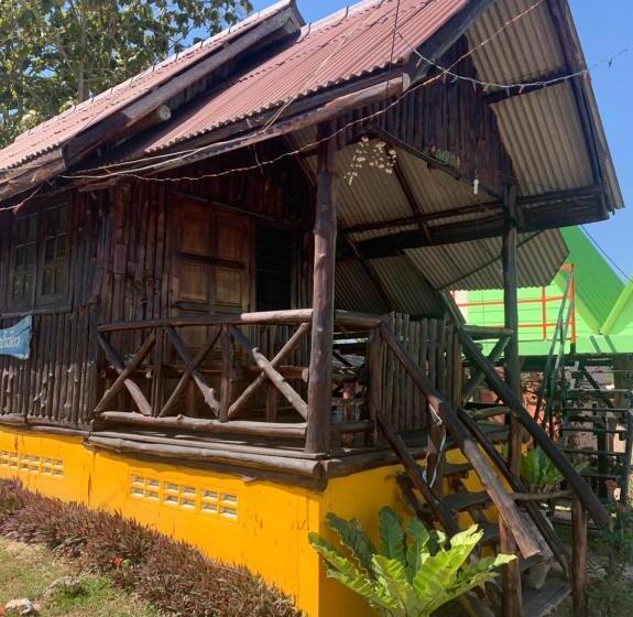 Panzió บ้านวนัชชา รีสอร์ท